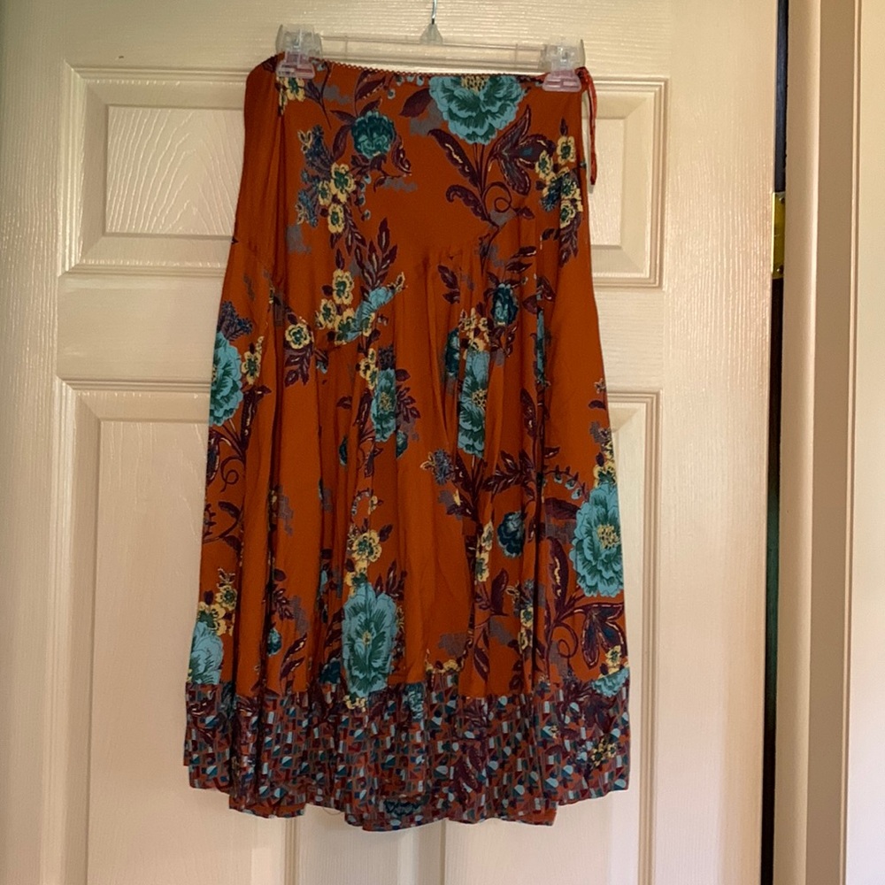 Full skirt with turquoise flowers
